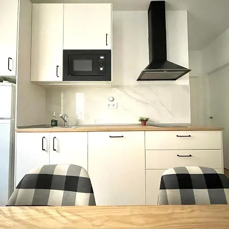 Διαμέρισμα Trauko Flat Parking 15 Euros X Day Ebi01313 *