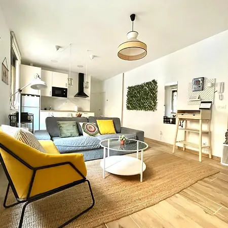 Trauko Flat Parking 12 Euros X Day Ebi01313 Apartment *